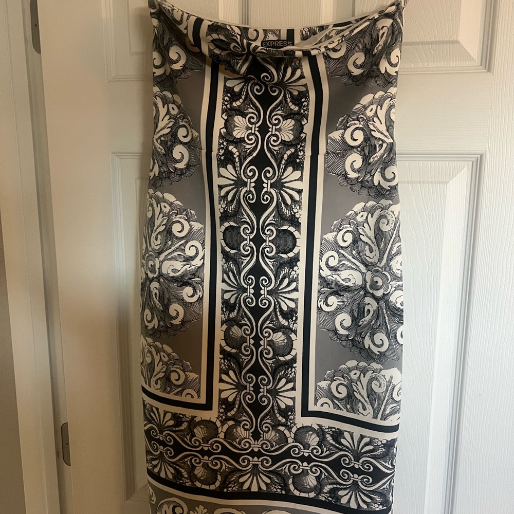 Express Black and White Midi Pencil Skirt for Cocktail
